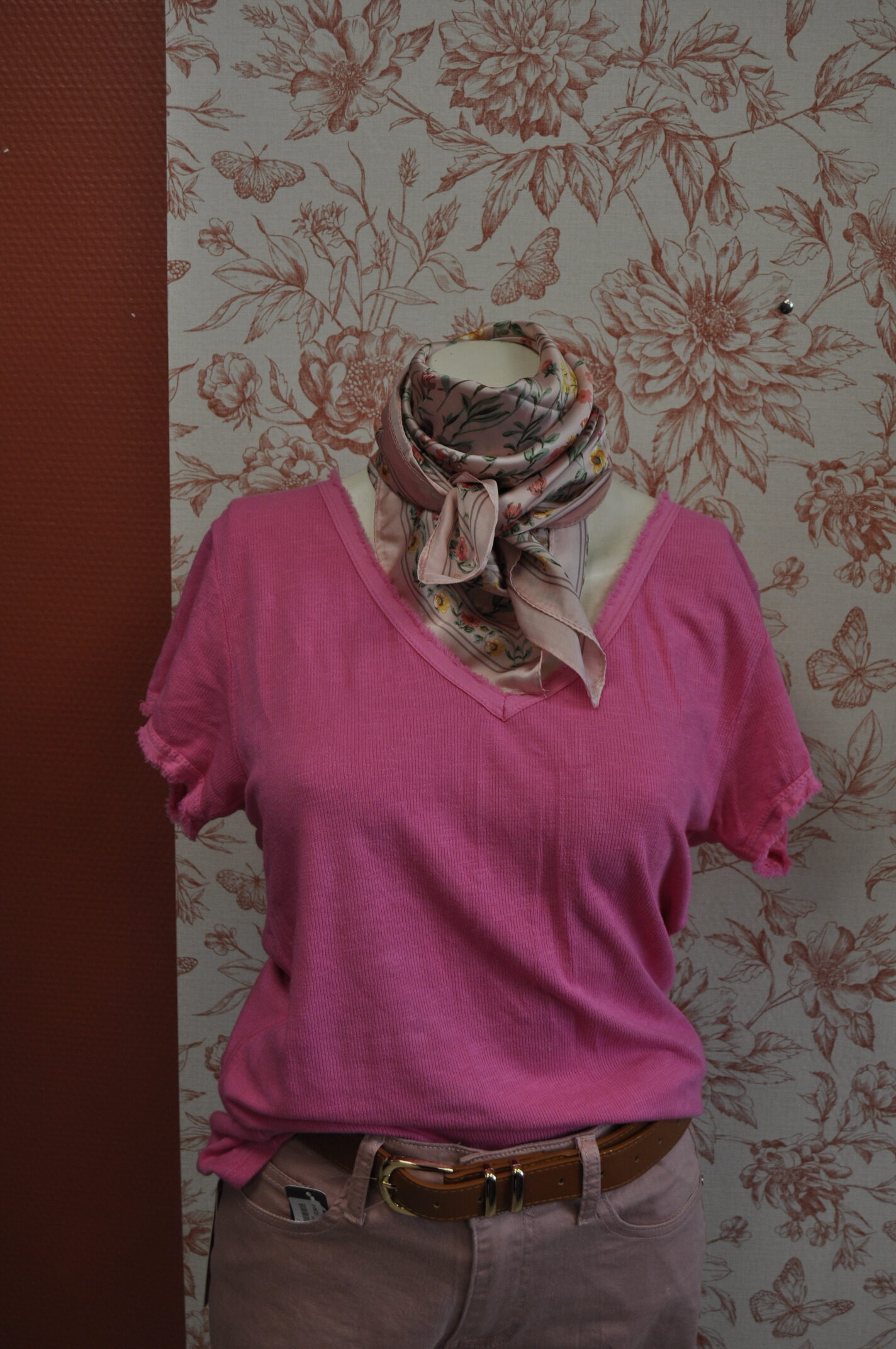 T-SHIRT UNI ROSE
