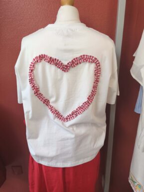 T-SHIRT COEUR DANS LE DOS